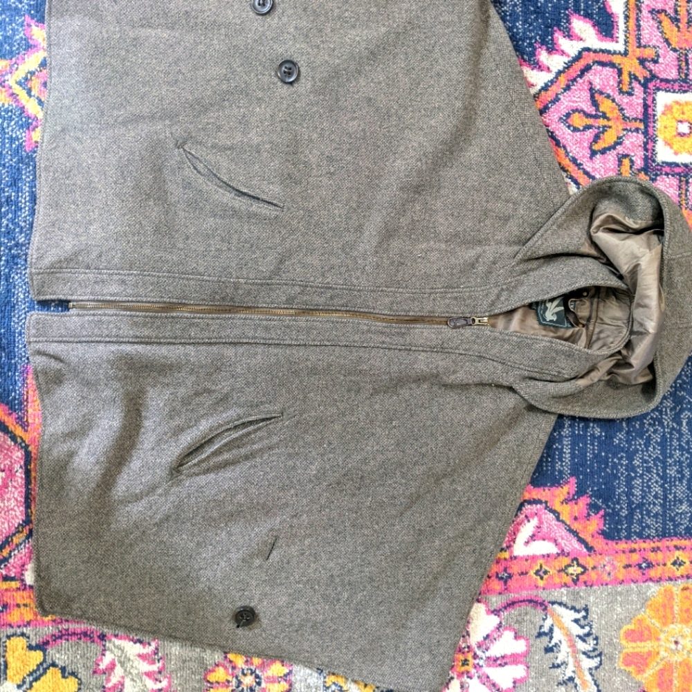 70% Gray wool cape